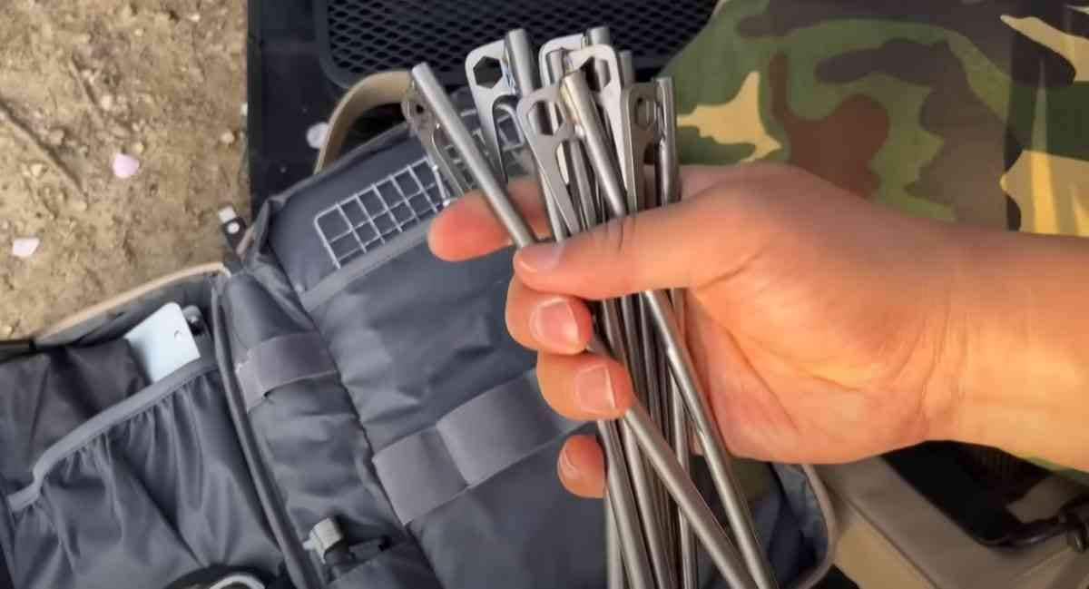 【ワークマン】ってキャンプギアも499円以下で買えるの!?ペグもお皿もコスパよく揃えよう！