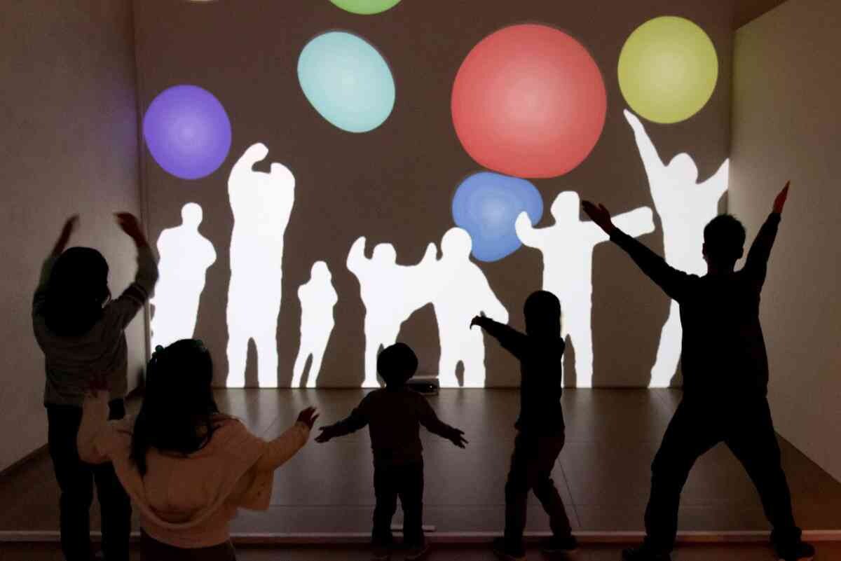 【そごう美術館】魔法の美術館「光と遊ぶ超体感型ミュージアム」が開催中！夏の子どもとのお出かけに◎