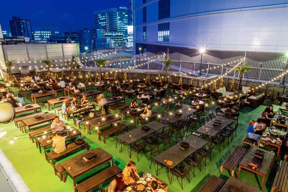 【神奈川】横浜モアーズ屋上で「食べ放題BBQビアガーデン」開催中！2023年の最終営業日は？