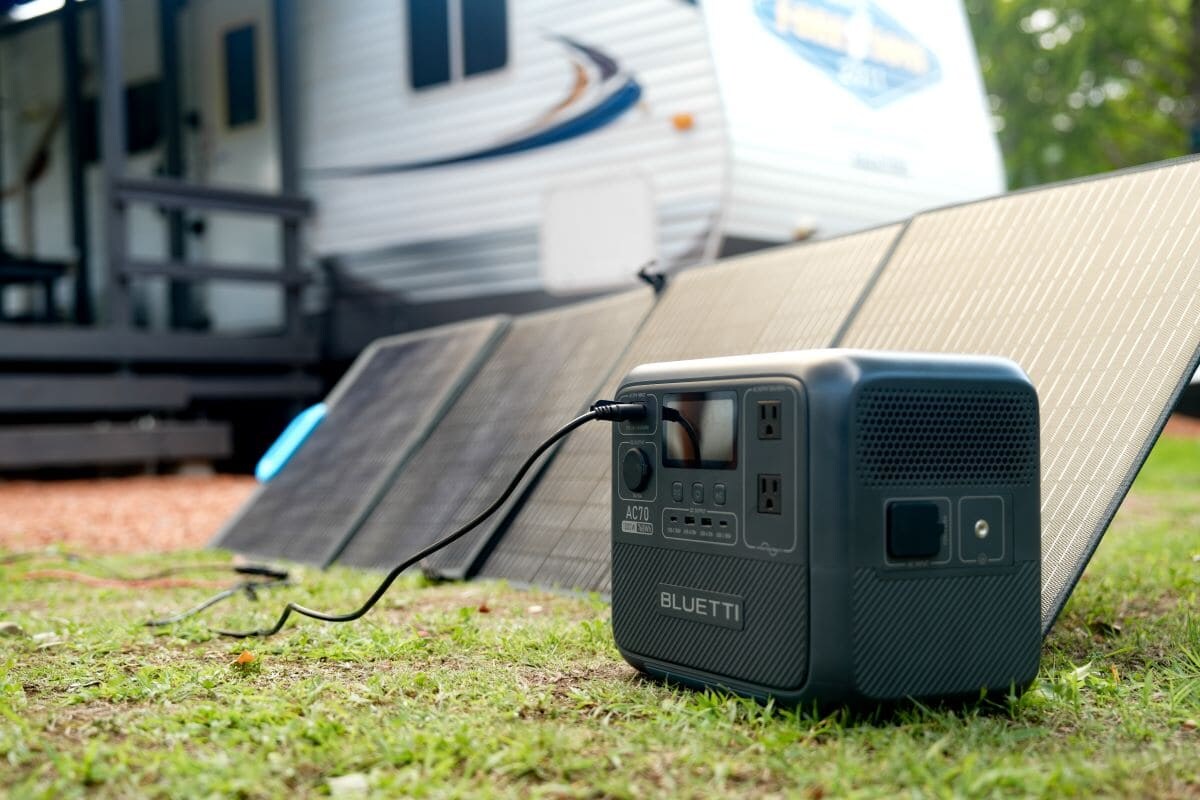 【PR】キャンプや停電でも家電が使える！　大容量・大出力でコンパクトなポータブル電源「BLUETTI AC70」が新発売