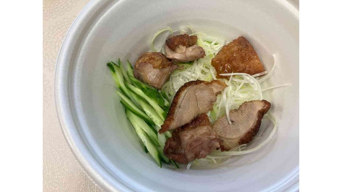 バーミヤンの北京ダックの鴨肉と白髪ねぎ、細切りきゅうりの画像