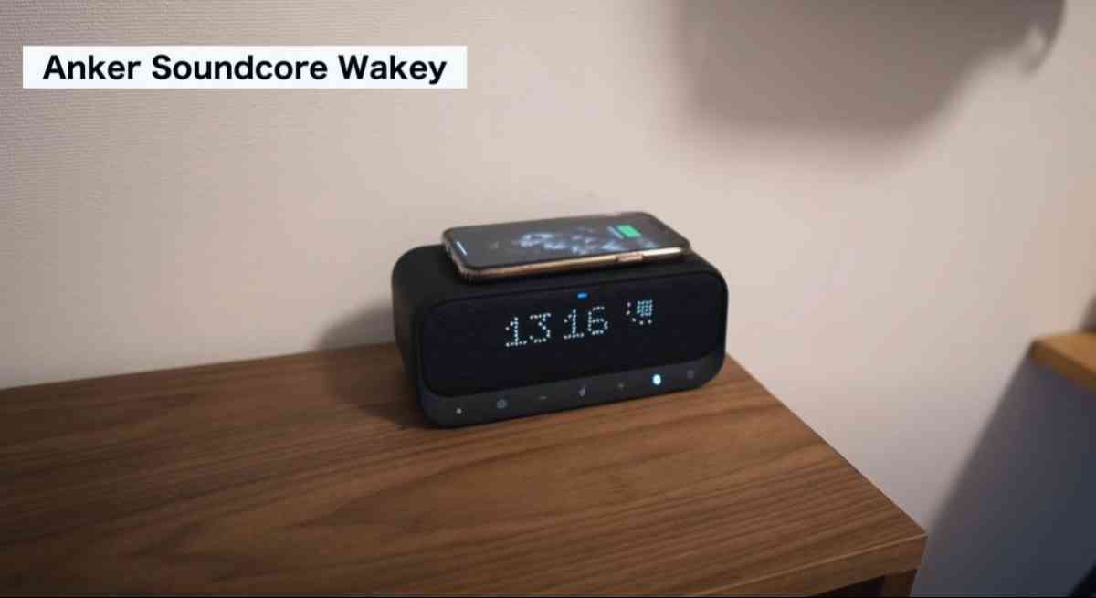 Anker Soundcore Wakeyでスマホを充電