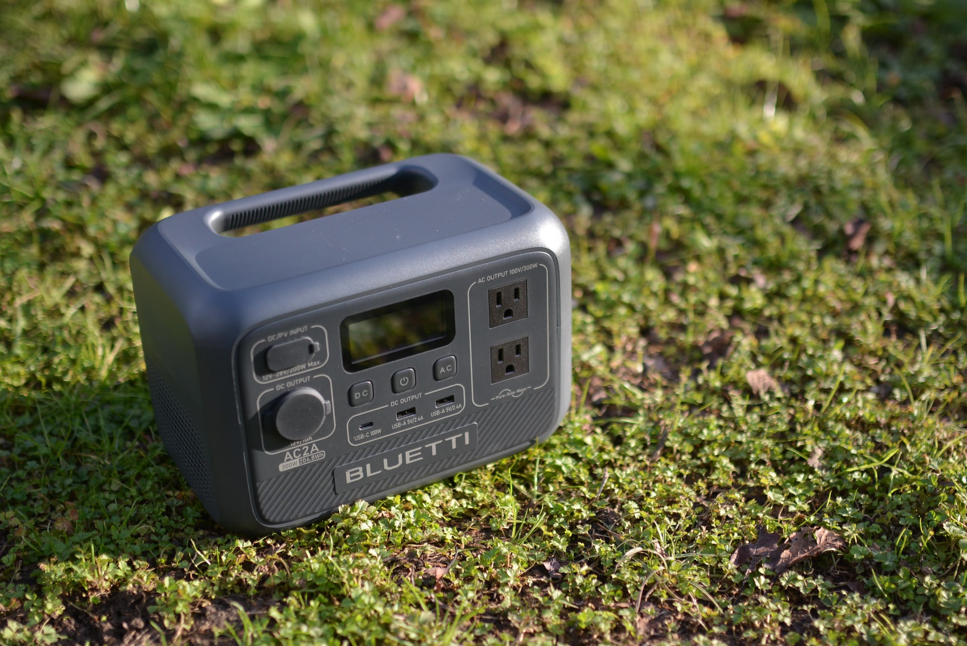 【PR】85分でフル充電×3.6kg軽量ボディで使いやすい！　超小型ポータブル電源「AC2A」でアウトドアも災害時も快適