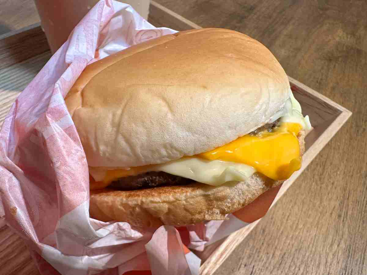 マクドナルドの「チーズチーズダブルチーズバーガー」