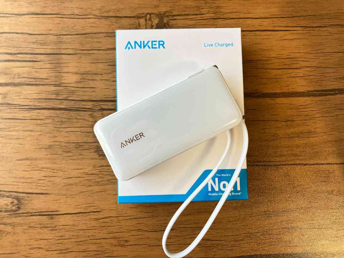 Anker Power Bank（10000mAh, Fusion, Built-In USB-C ケーブル）