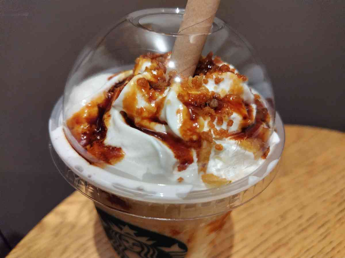 スターバックスの「焼き芋 香ばしカラメル フラペチーノ(R)」