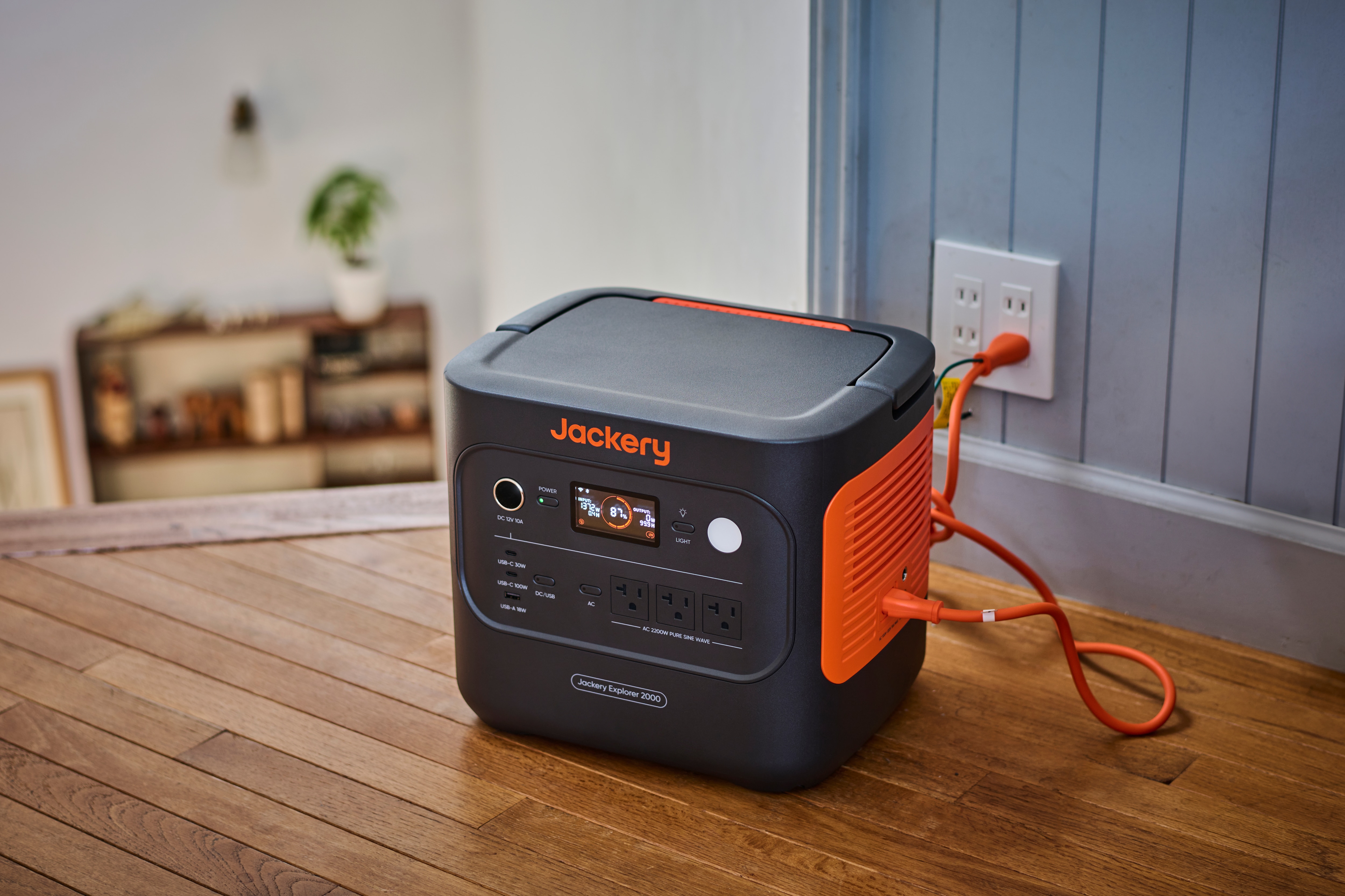 「Jackery ポータブル電源 2000 New」が45％OFF！