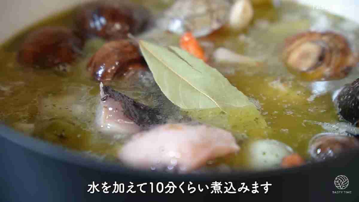 アヒージョが余ったら、エキスごと使えるカレーにアレンジ！