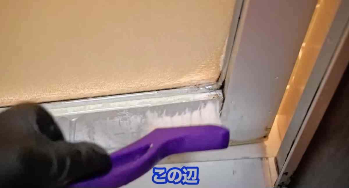 お風呂ドアについた「水垢」の掃除方法