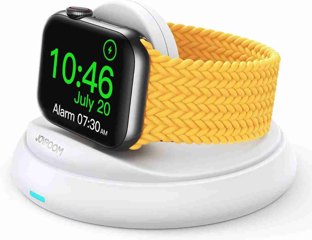 Joyroom「Apple Watch 充電器」はフロントのライトで充電状態を確認できる