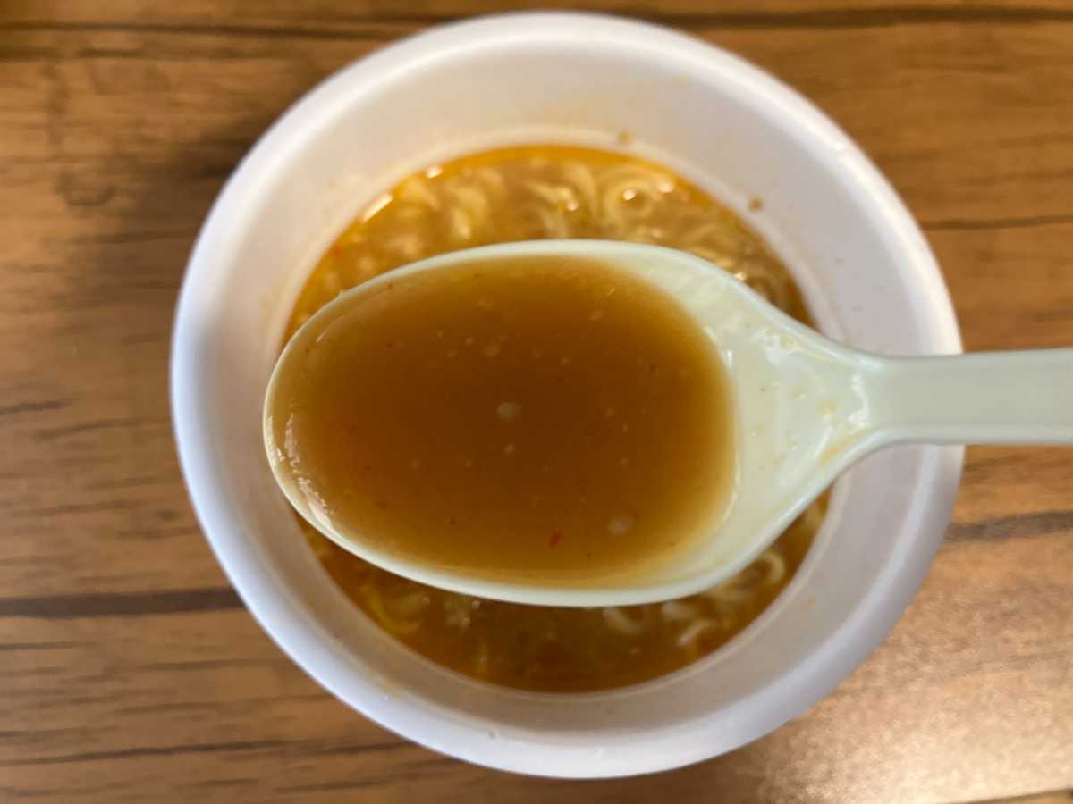 ローソン「スープ激うま！札幌味噌ラーメン」はスープのコクがスゴイ！