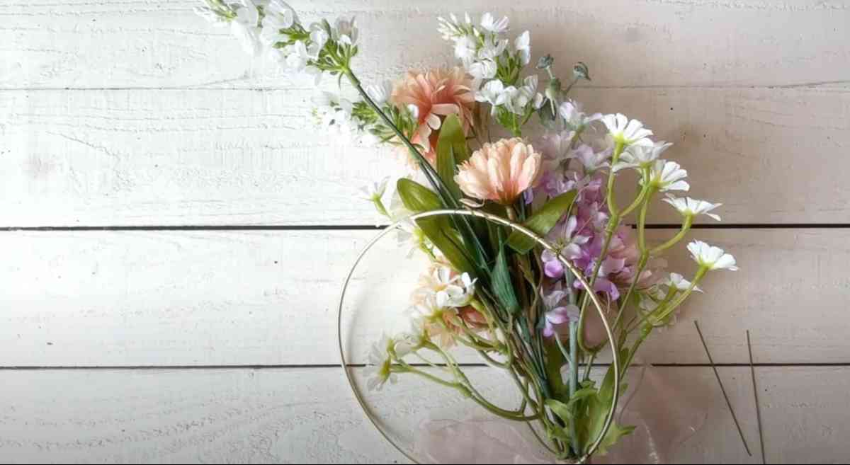 セリア・ダイソーの造花で母の日ギフト作り