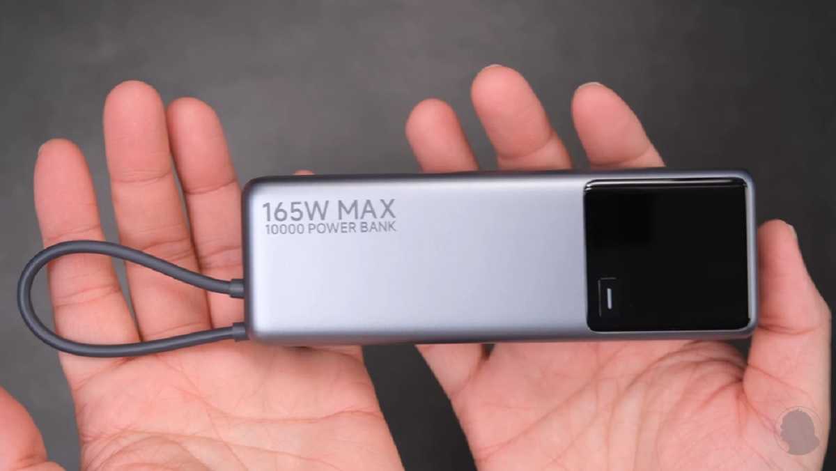 「Xiaomi 165W Power Bank 10000mAh」はケーブル付きがうれしい!