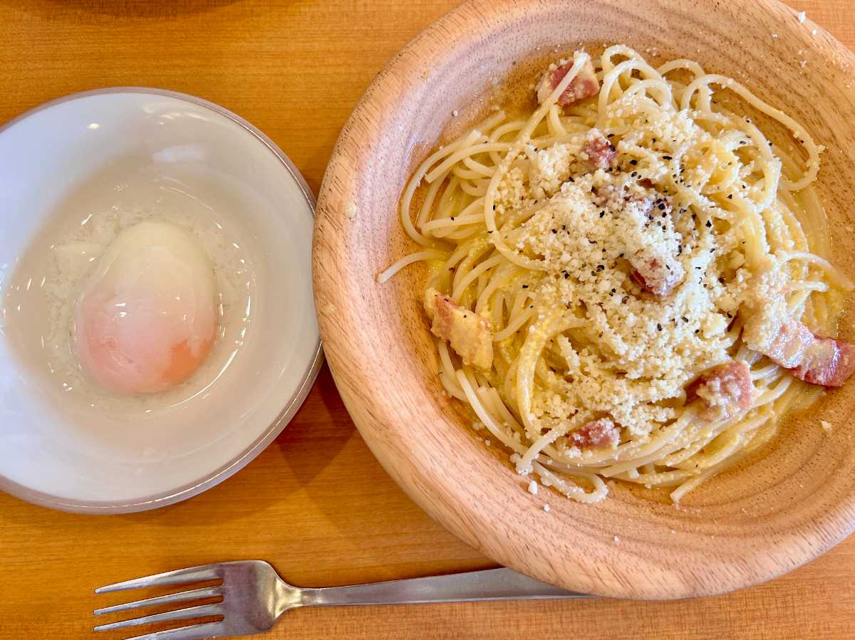 【サイゼリヤ】「カルボナーラ」は卵よりもチーズが欲しくなる?!