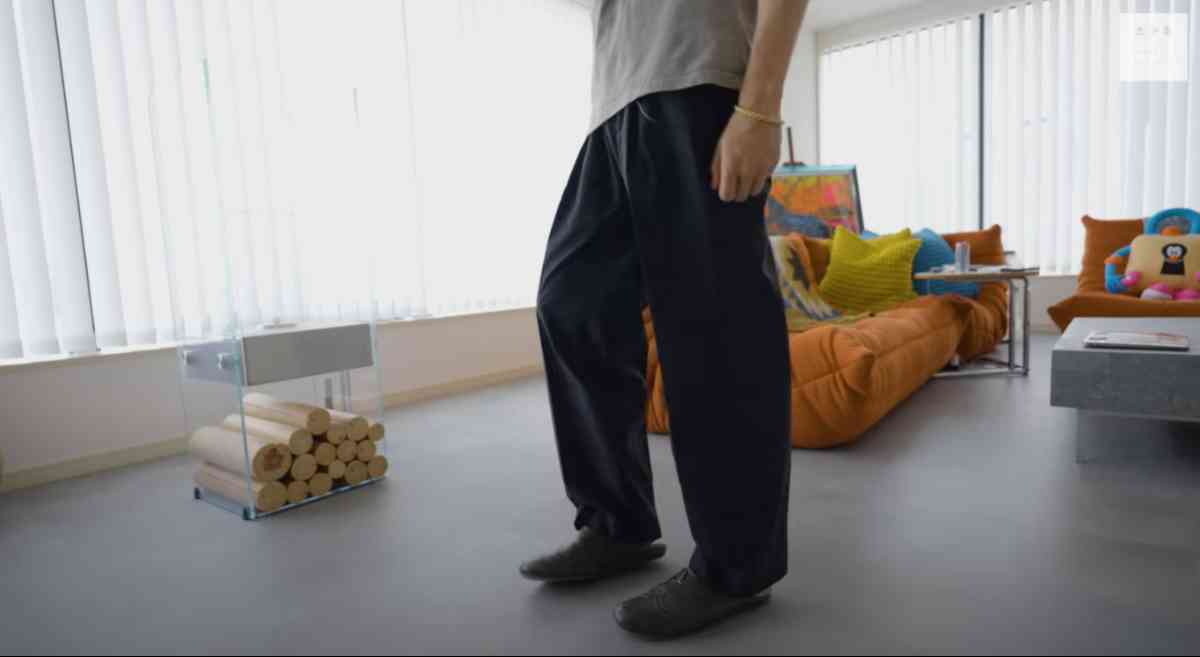 ユニクロの「タックワイドパンツ/ライト」