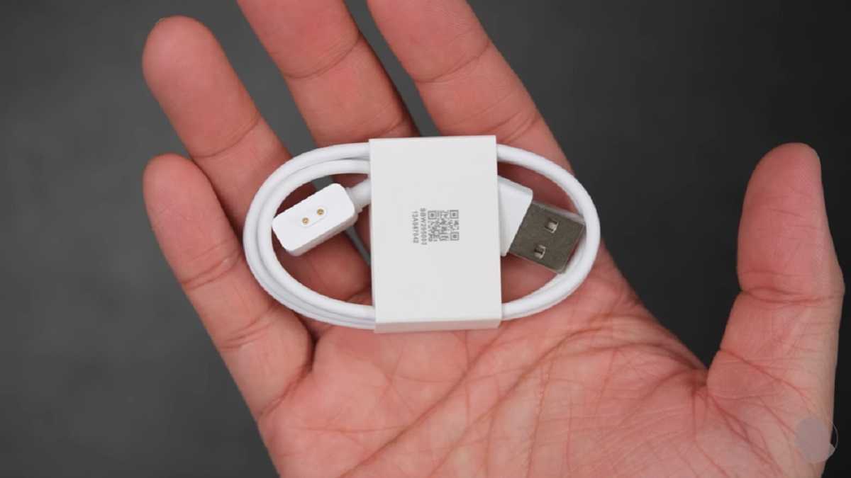 「Xiaomi Redmi Watch 4」レビュー!説明書や専用の充電ケーブルが付属