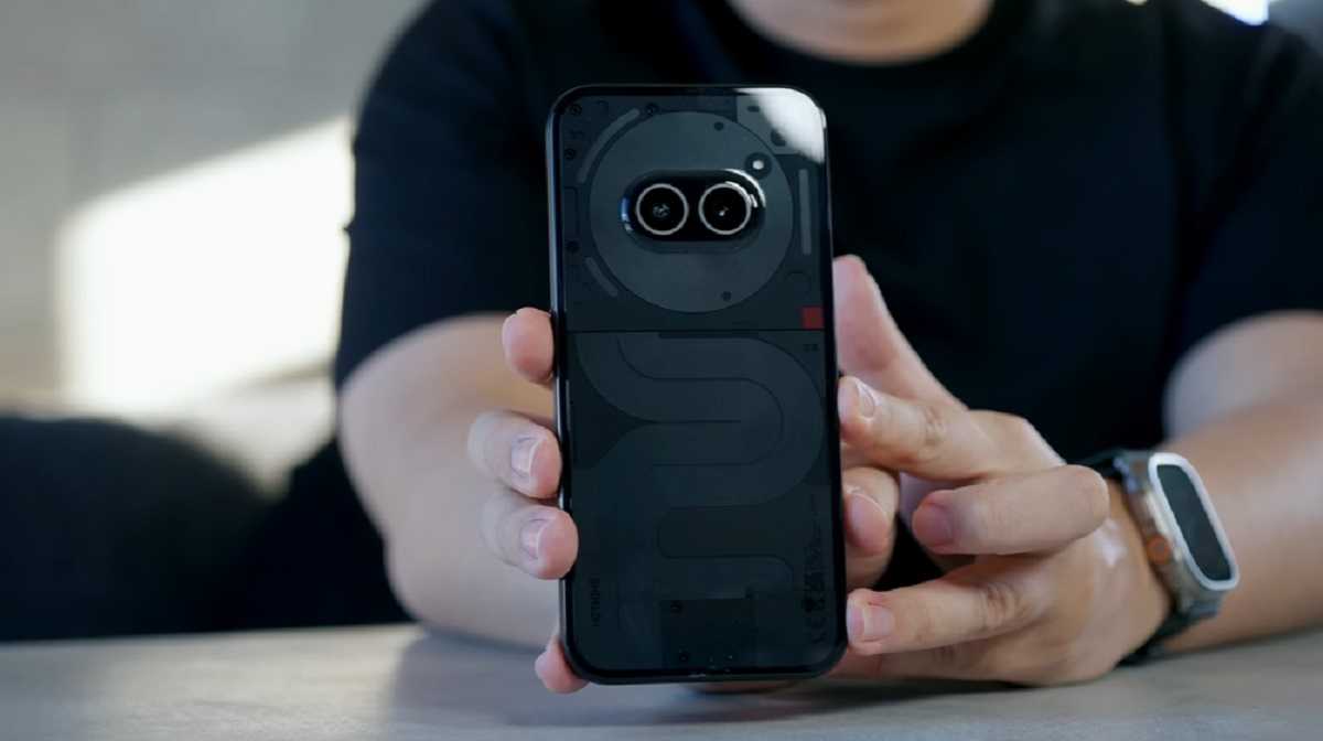 「Nothing Phone (2a)」レビュー！”スケルトン”デザインが魅力のひとつ