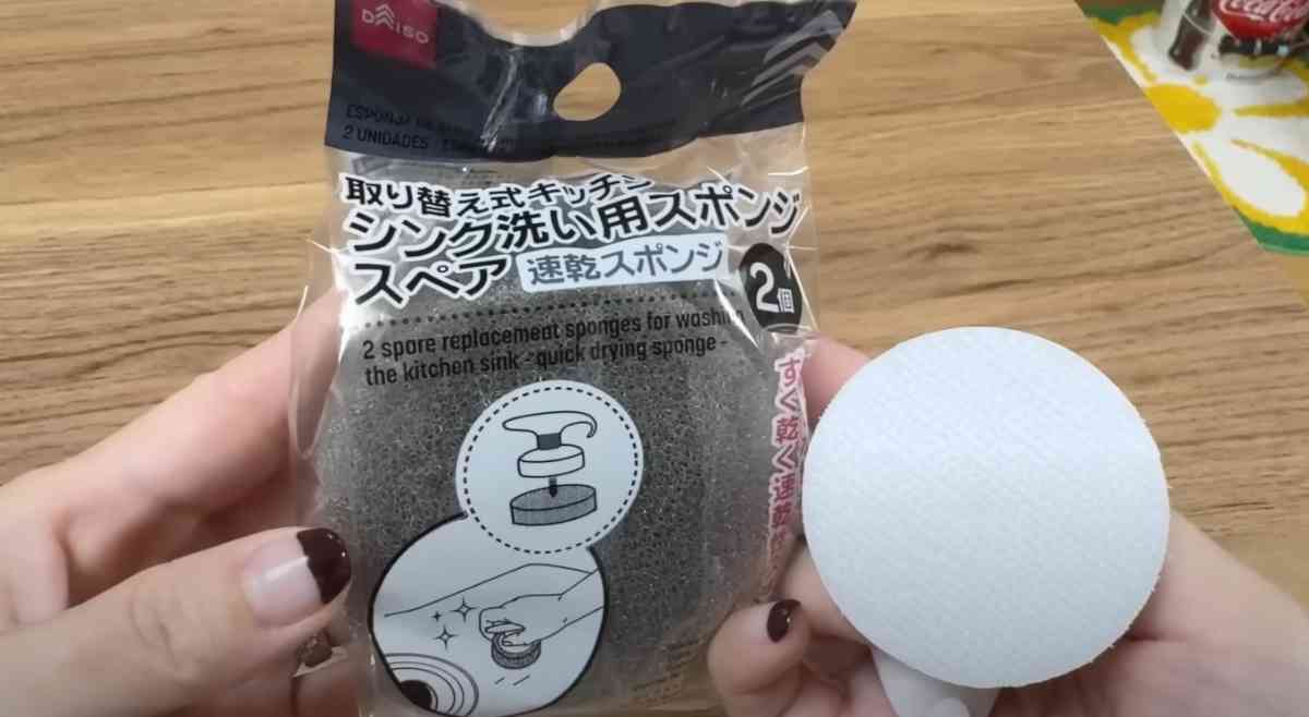 ダイソーの「取り替え式キッチンシンク洗い用スポンジ(速乾スポンジ)」スペア
