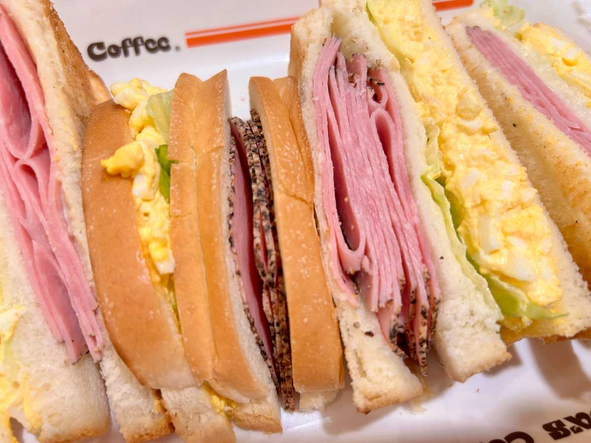コメダ珈琲店「ペッパーポークとたまごの具沢山サンド」は辛子抜きでもオーダー可能