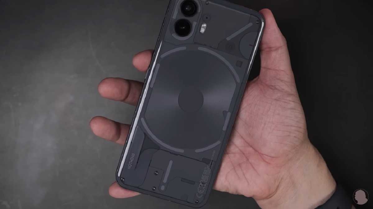 「Nothing Phone (2)」レビュー!前作との違いは?