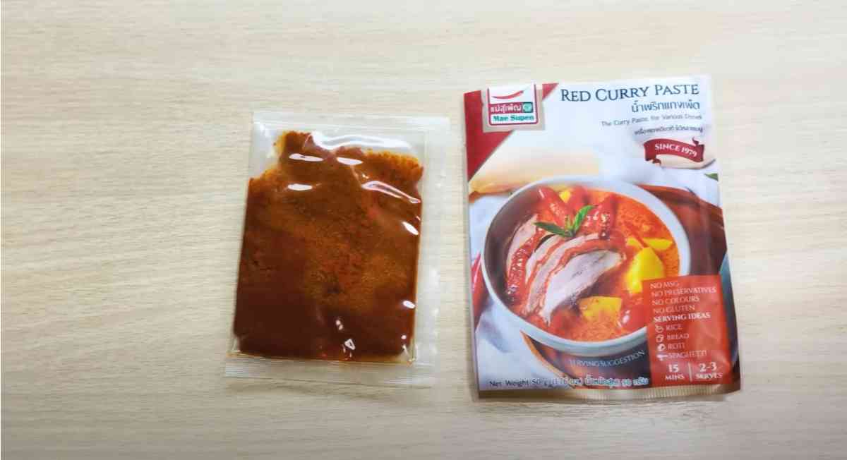 業務スーパーの「レッドカレーペースト」