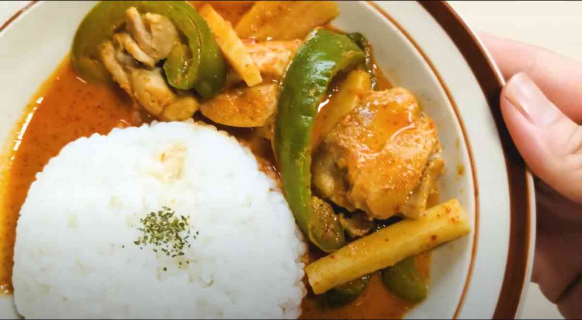 業務スーパーの「レッドカレーペースト」