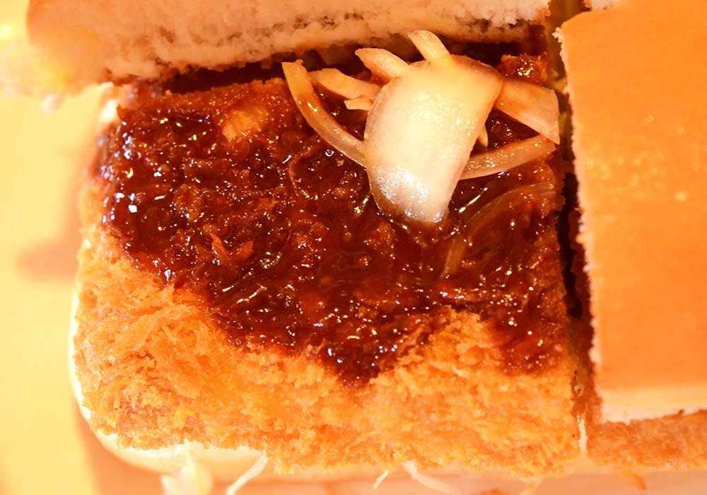 カツパンのソースを増量することも可能