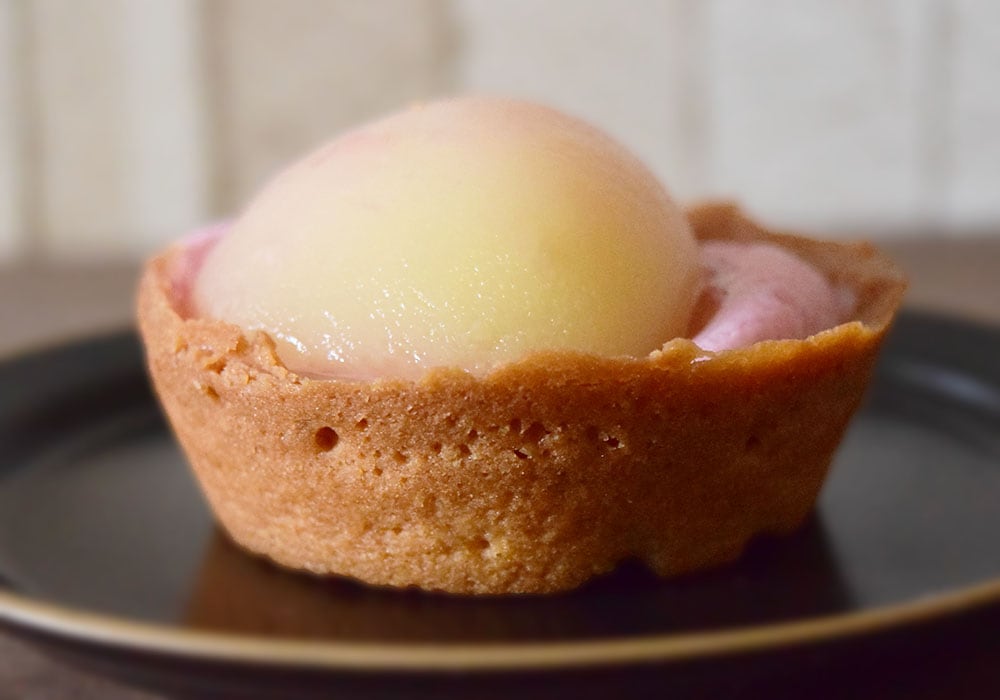 甘酸っぱいベリークリームと甘い桃のコントラストが良い！