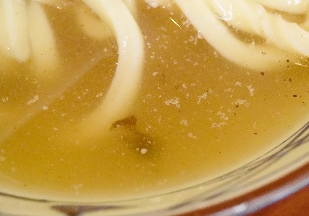 昆布とホタテの旨みに、ほどよく塩気のある塩だし。