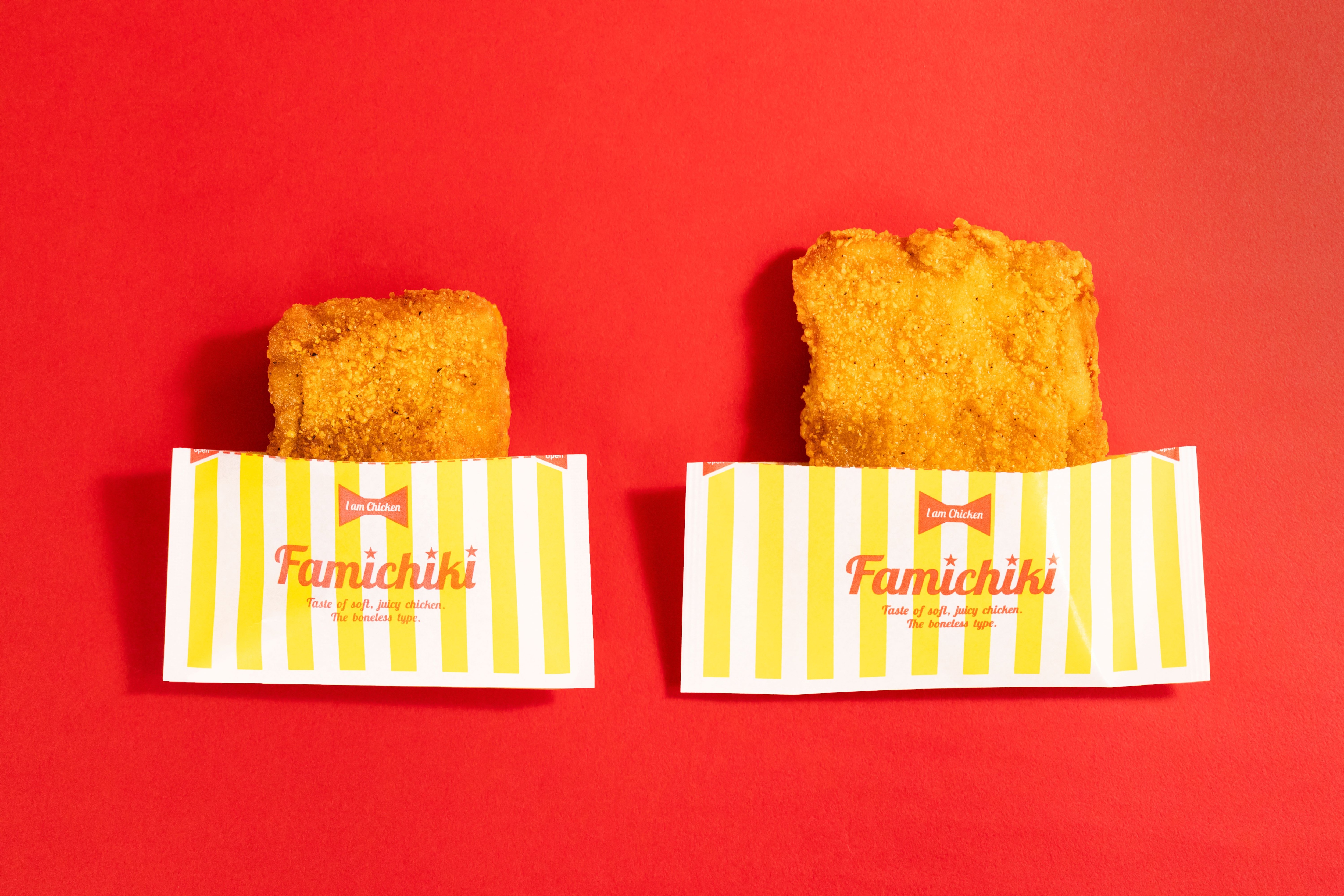 ファミマの看板商品「ファミチキ（骨なし）」（税込240円）