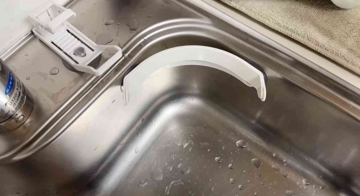 ダイソーの「シンクコーナー用ダストホルダー」