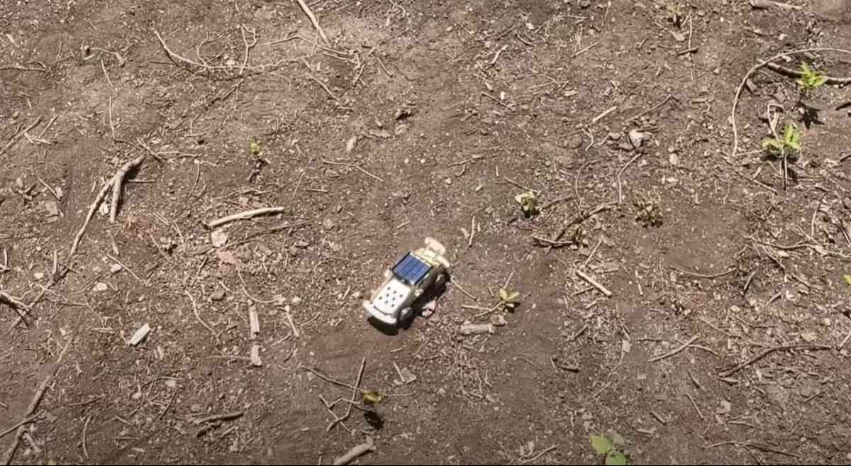 ワッツの「木製ソーラー電池カーキット」