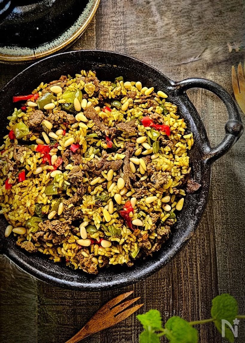 スペインの国民食にアレンジ! 「牛肉のカレーパエリア」