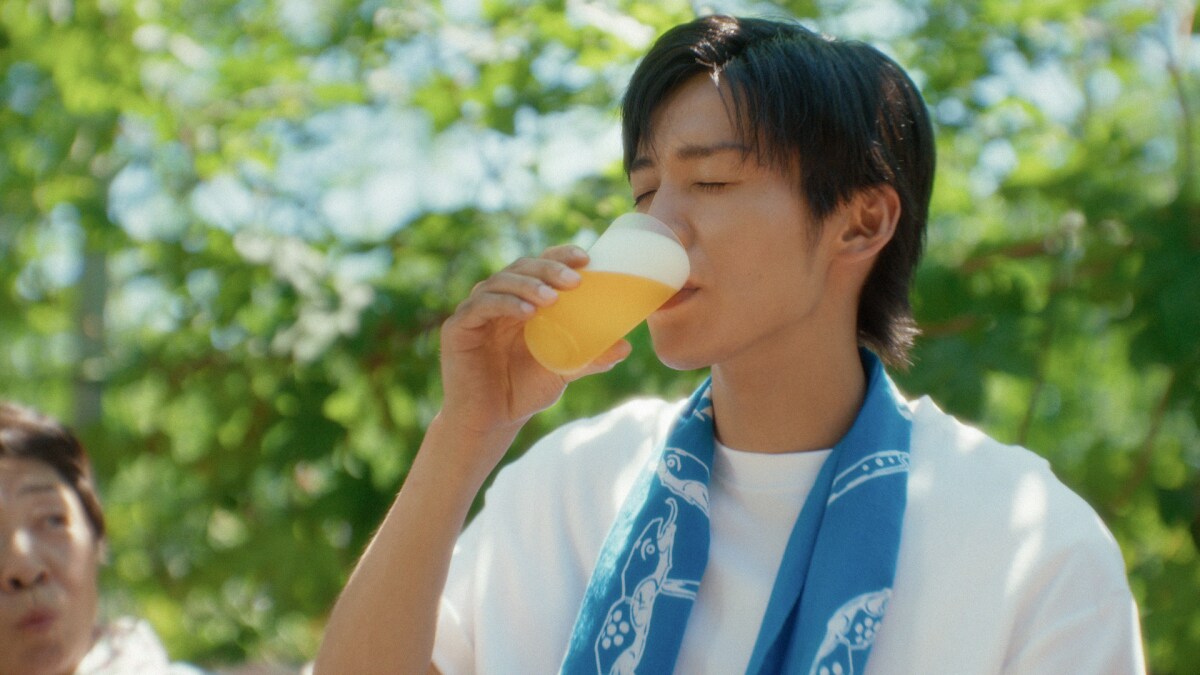 「うまっ！」と乾杯。目黒蓮さんが秋田でホップ収穫に初挑戦する「キリンビール 晴れ風」新CMの見どころは？