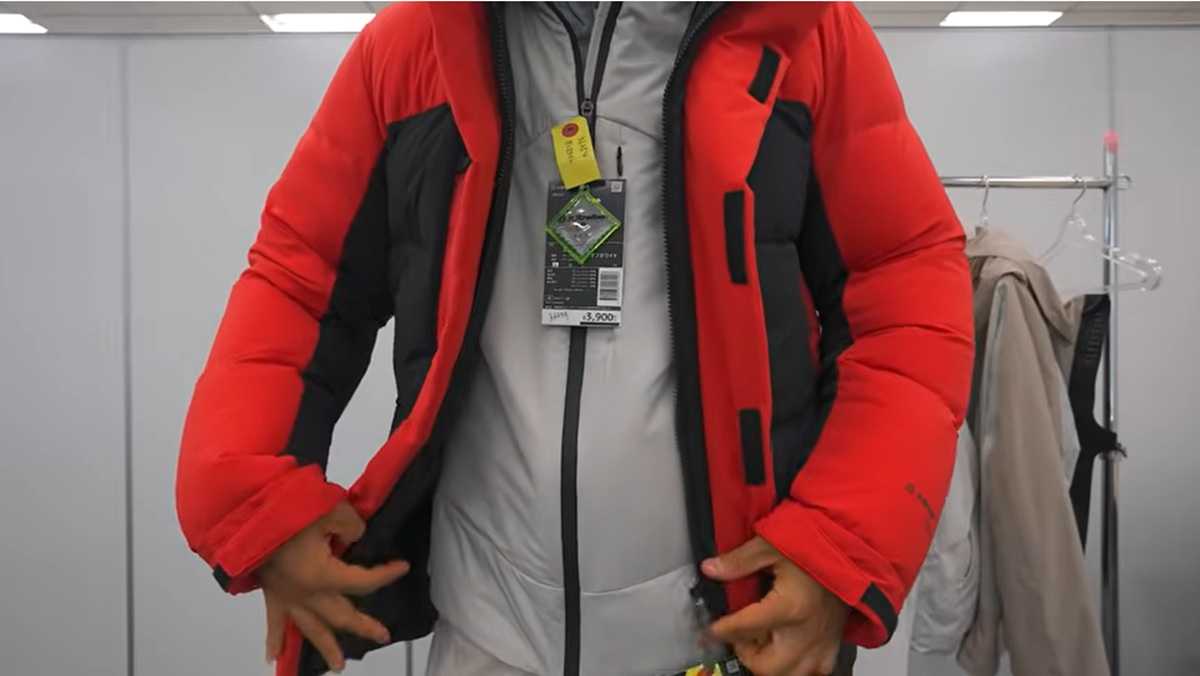 ワークマン「エックスシェルター(R)断熱αウォームジャケット」はレイヤードも可能