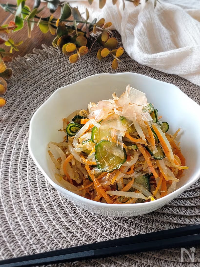 野菜嫌いでも食べられる！「もやしとにんじんの花鰹サラダ」