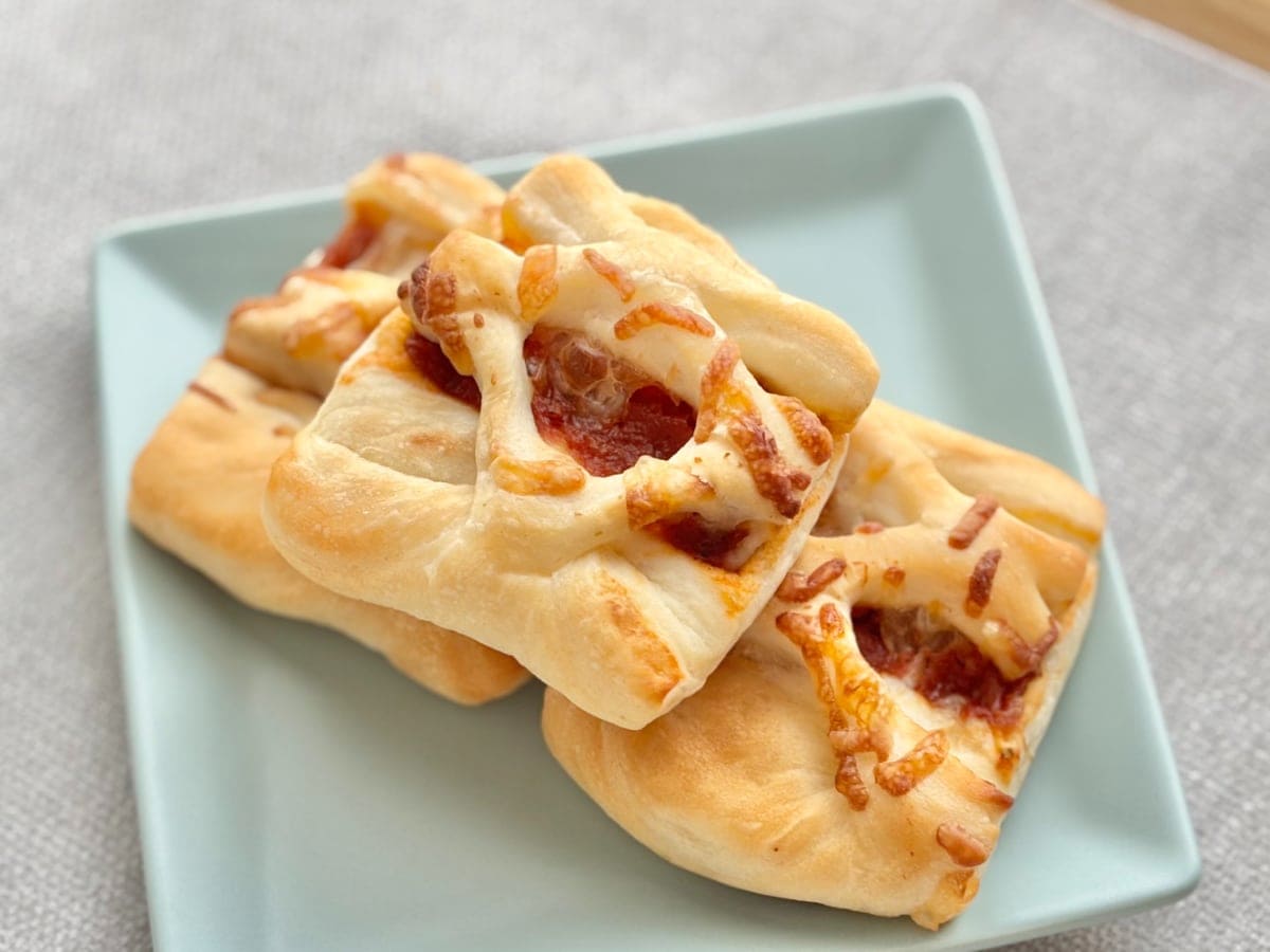 セブンイレブンの「7P完熟トマトのピザパン3個入」