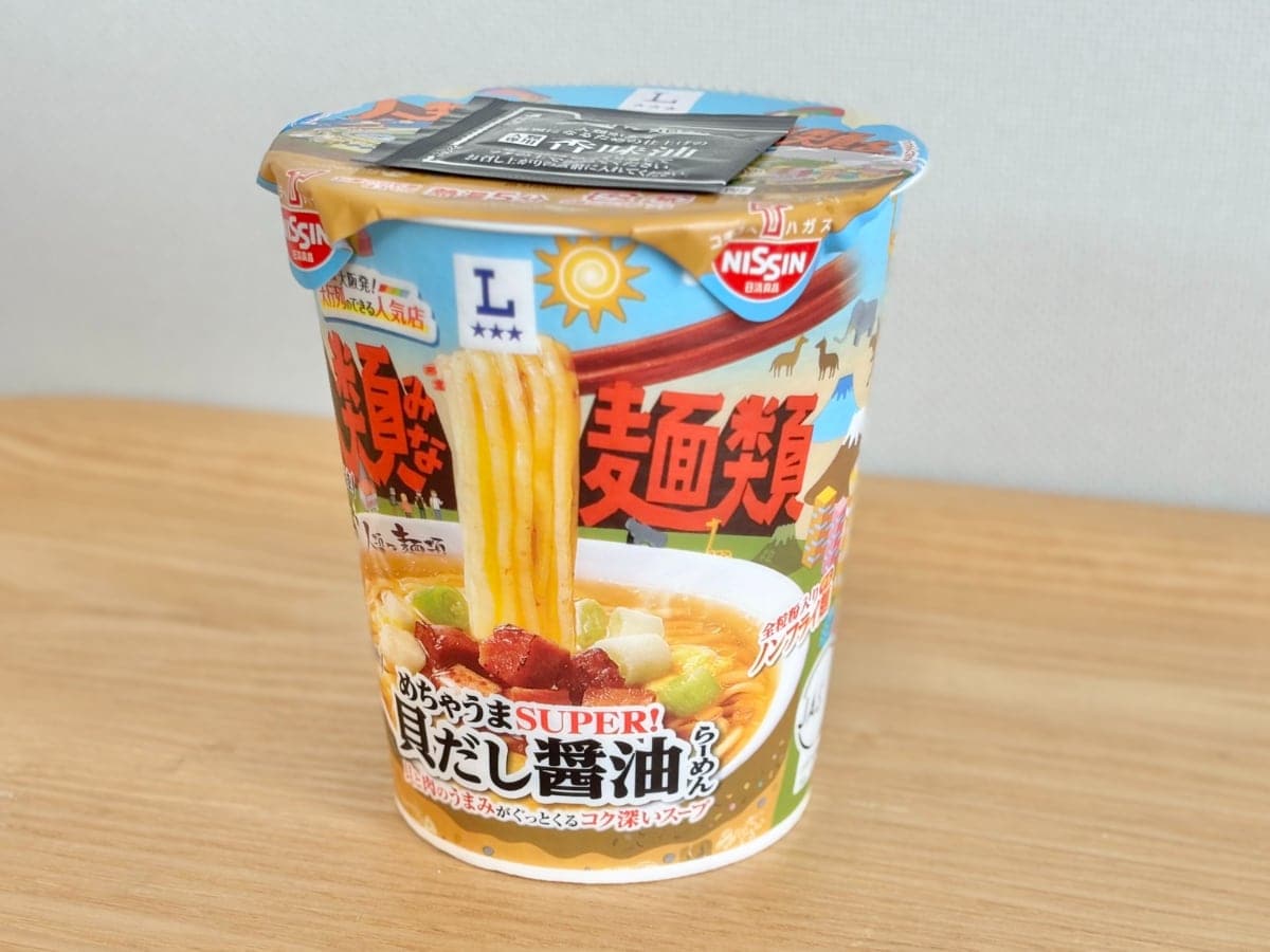 貝の旨味がたまらない!「人類みな麺類 めちゃうま貝だし醤油らーめん」