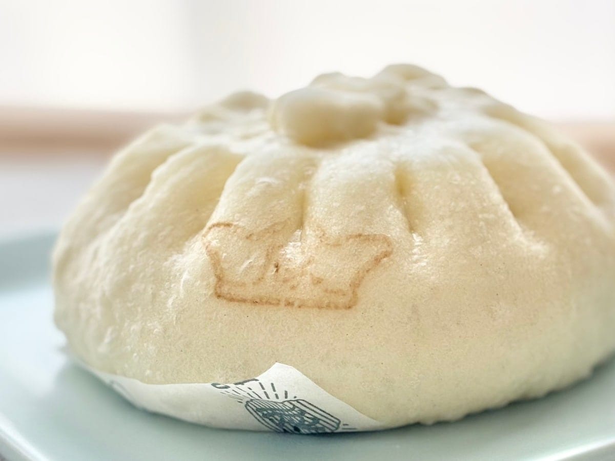 腹ペコさん注目！セブンイレブン「もちもち×ずっしり 大入り豚まん」