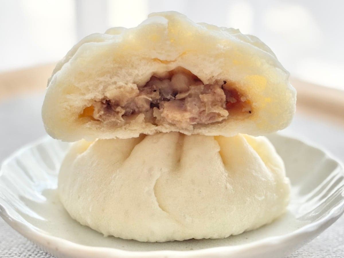 セブンイレブンの「ふんわり×ごろっと 肉まん」断面