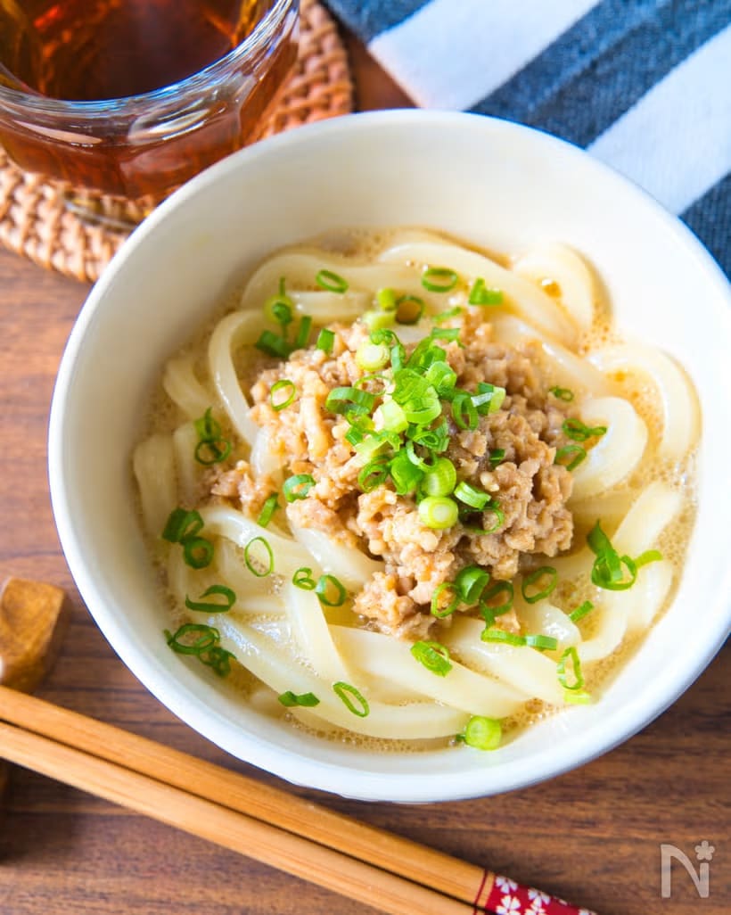 加熱時間を除いてわずか5分! レンジで作る「釜玉風そぼろうどん」