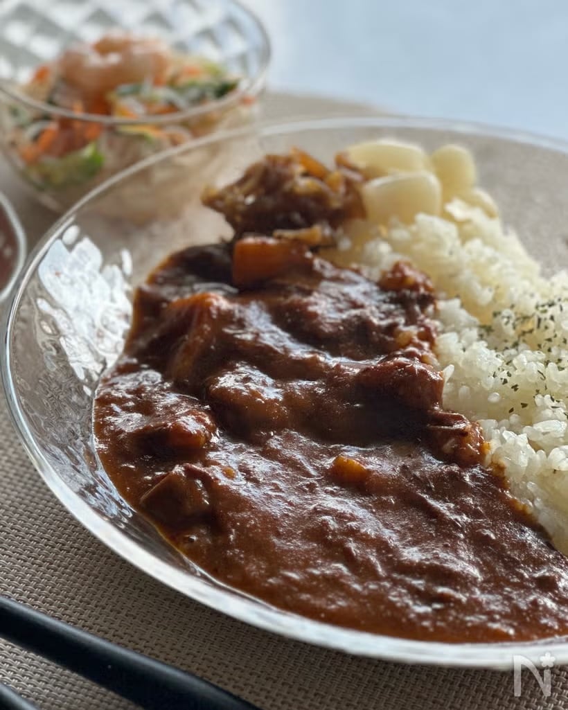 調理時間180分!プロ直伝の下処理で感動の味「牛すじ肉の絶品カレー」