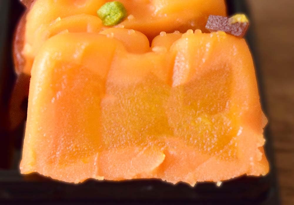 かぼちゃ風味の餡で、ハロウィンらしさもしっかり感じられます