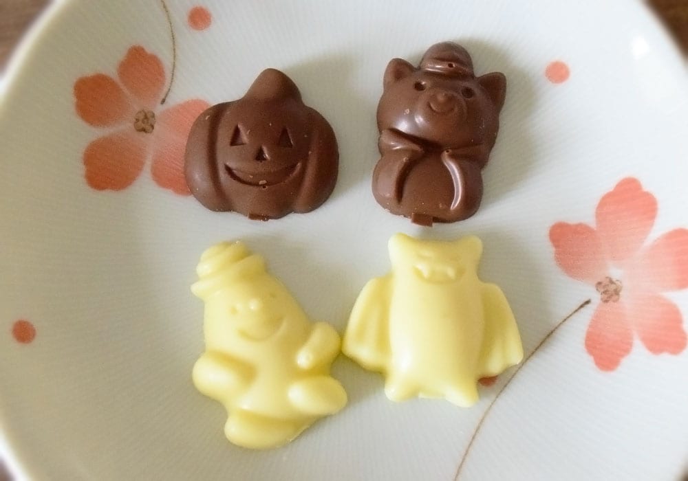 ミルクチョコレート・ホワイトチョコレートともに、甘めでまろやかな味わい