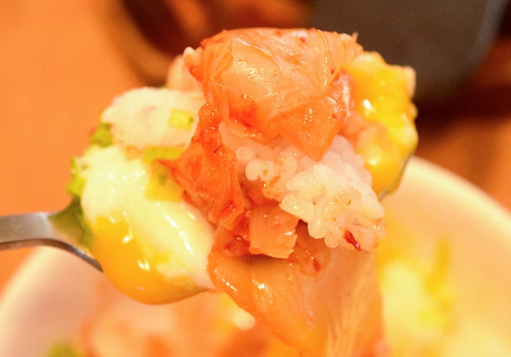 キムチの酸味と辛さはおとなしめなので、食べやすい