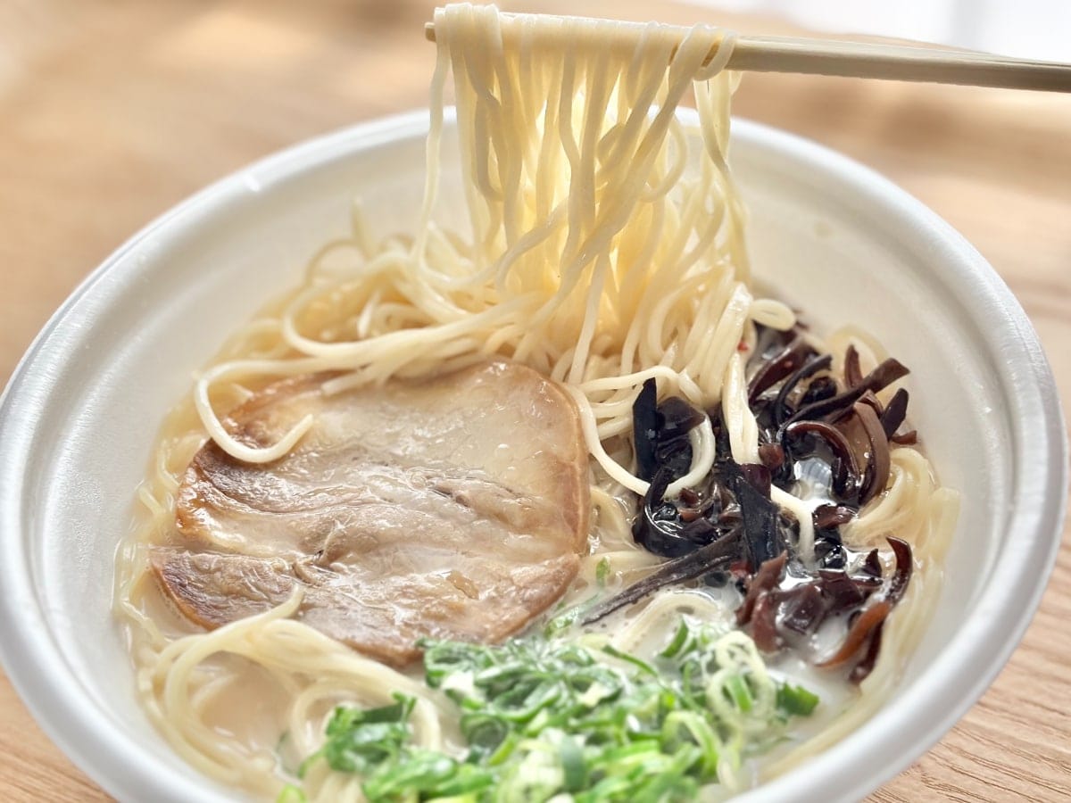 「再現度高い」と評判！ 博多の名店監修「博多一風堂監修 とんこつラーメン」