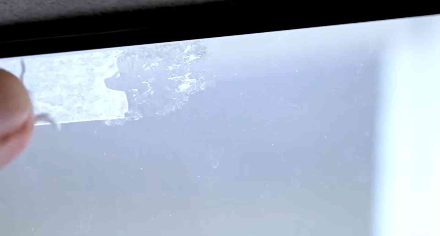 テープ跡を簡単に剥がす