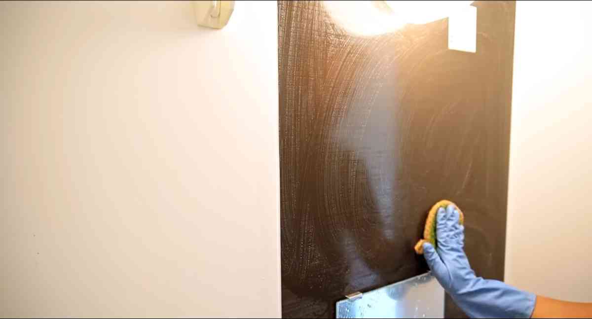 浴室の水垢掃除