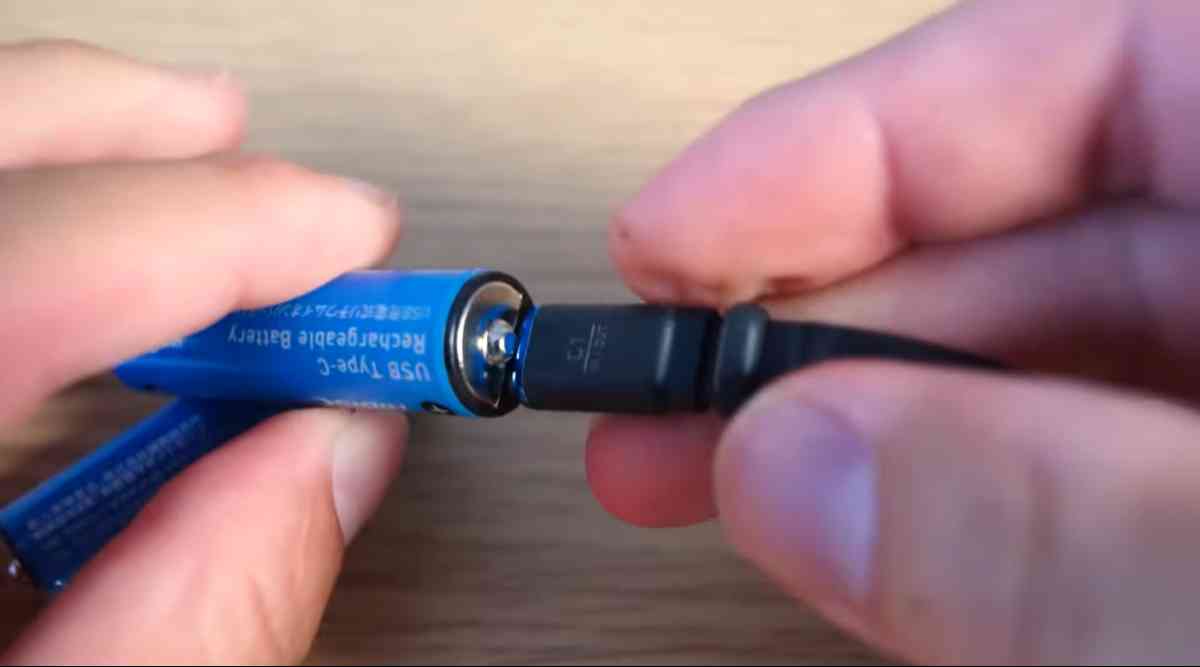 ダイソーの「Type-C充電池」