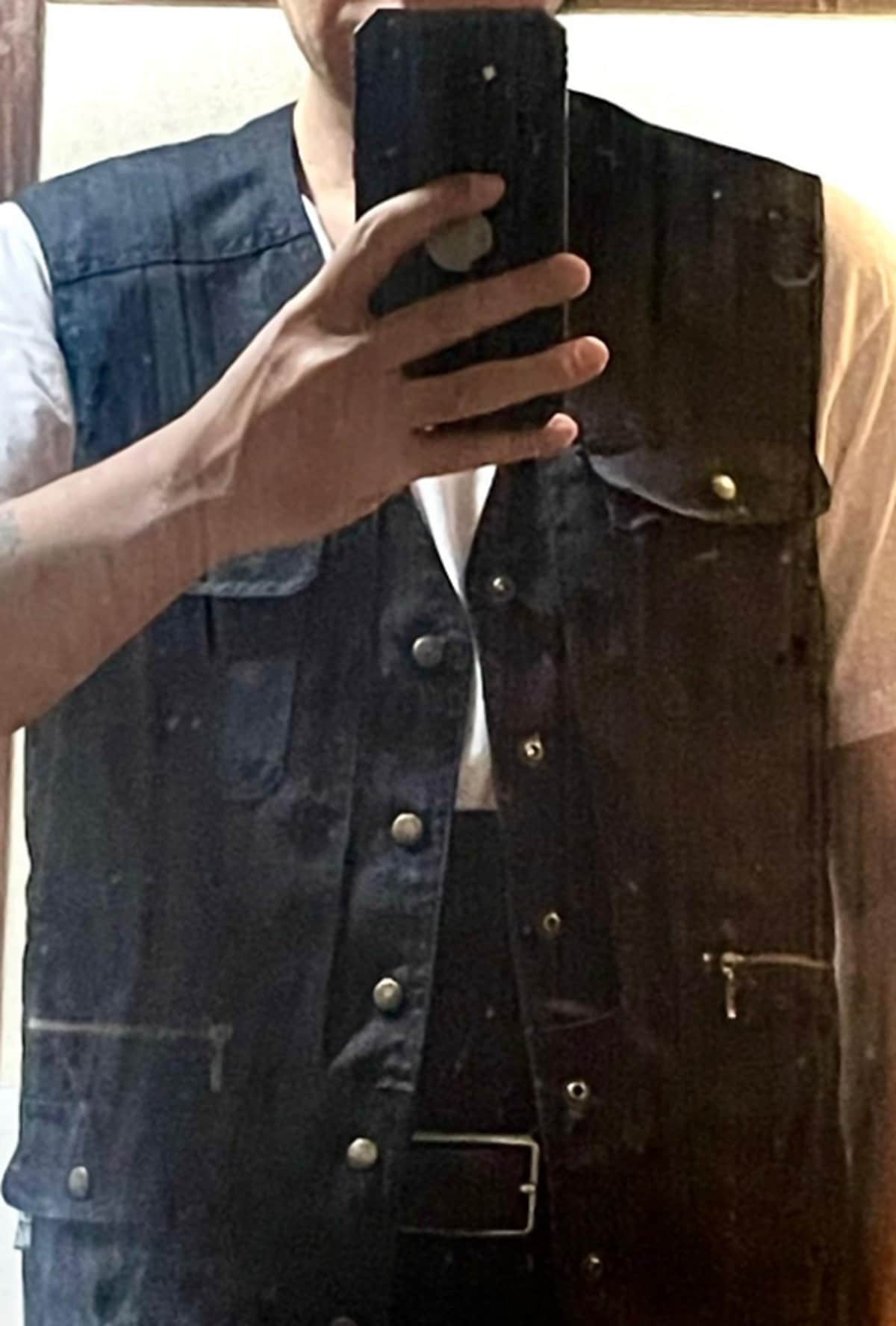 ワークマンの「白狼 加工糸(はくろう かこうし)ベスト」